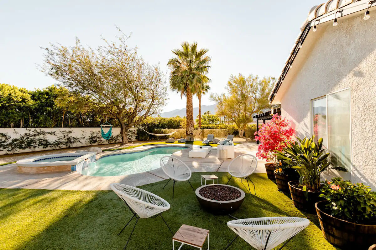 dreamy palm springs airbnb with big backyard