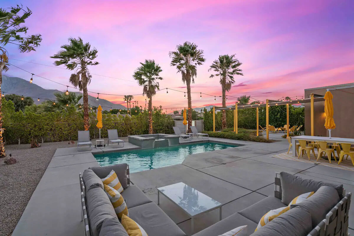 three bedroom palm springs airbnb with pool