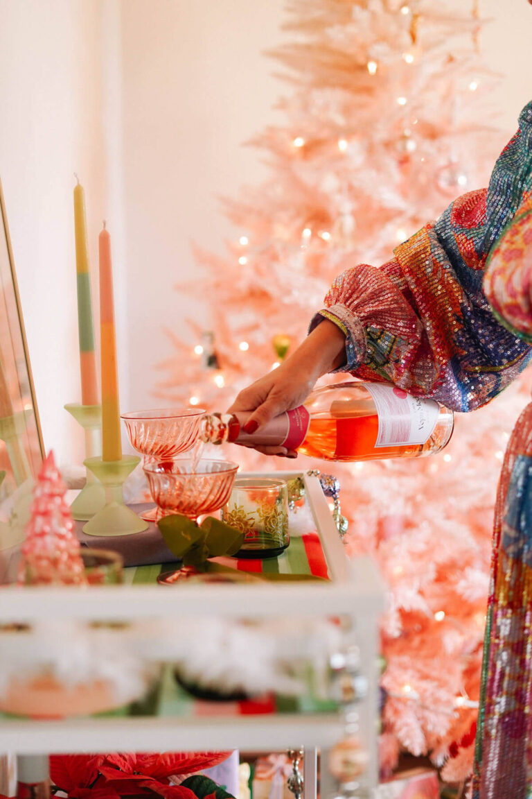 Red and Pink Christmas Decorations - Christmas Party Ideas
