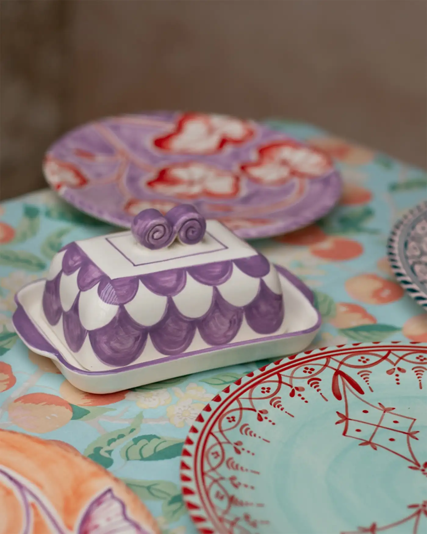 vaisselle buttercup butterdish in purple