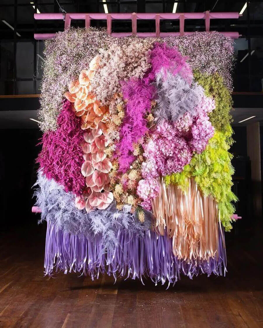 Floral and fringe wall hanging via @londonflowerschool & @sadie_drinkwater