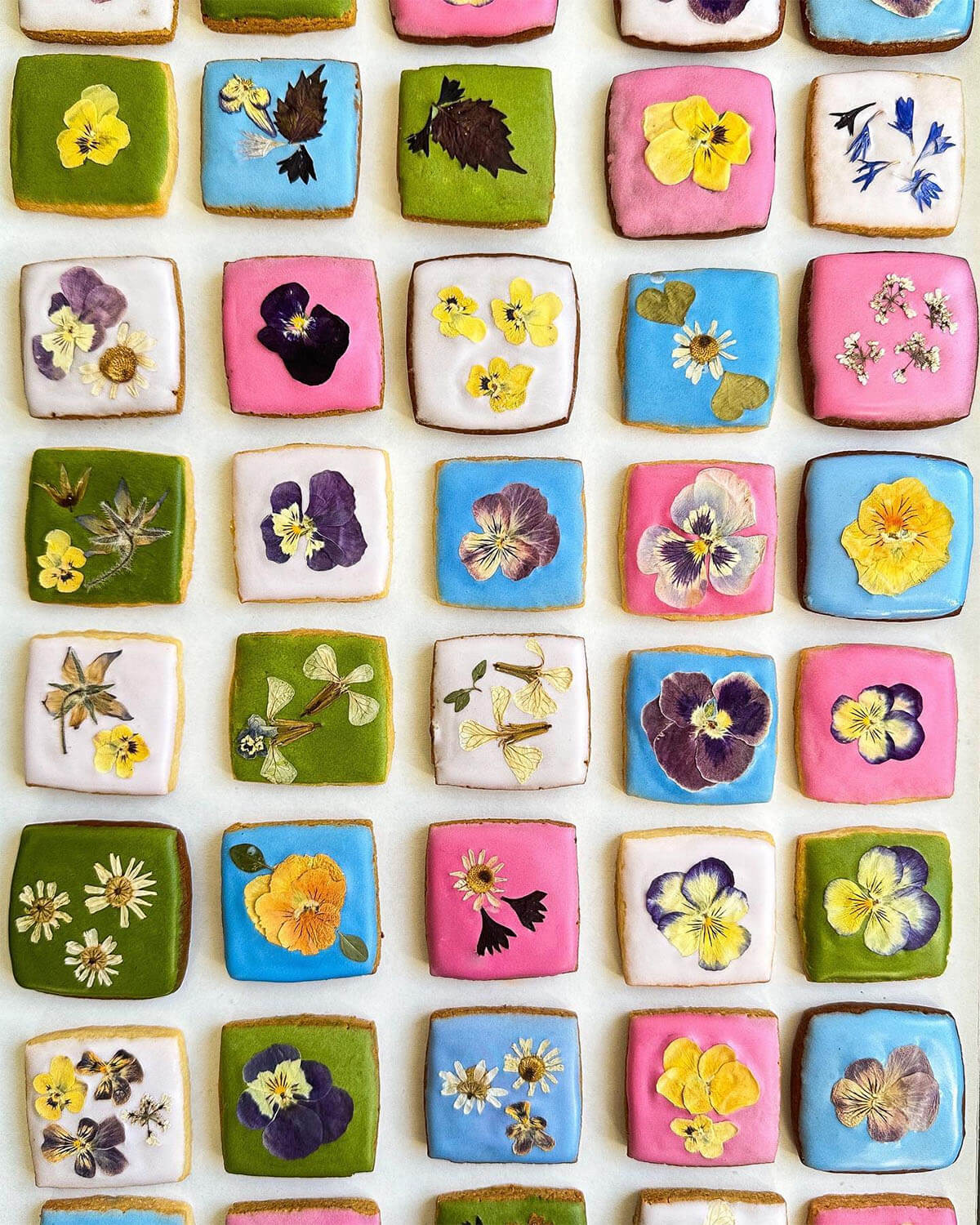 edible floral cookies with plant based dyes