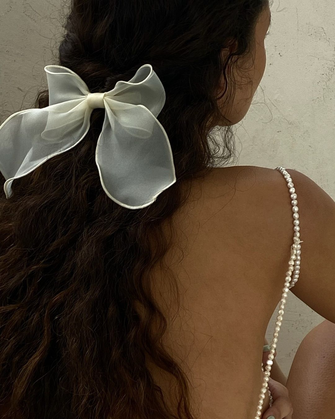 emi jay barette bow in oyster - ribbon hair bow