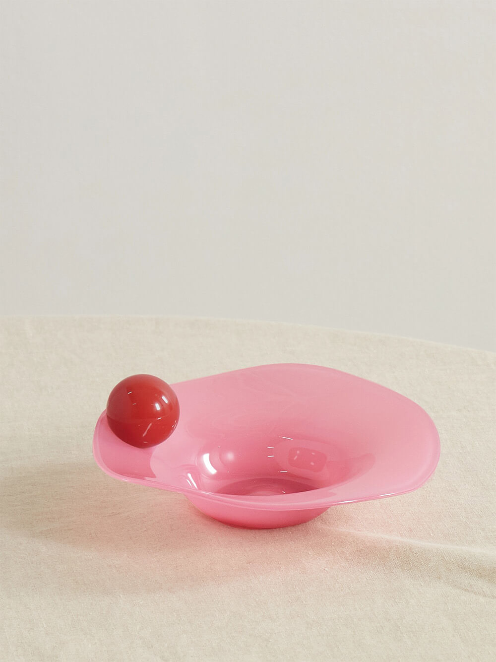 helle mardahl bon bon glass breakfast bowl in red and pink